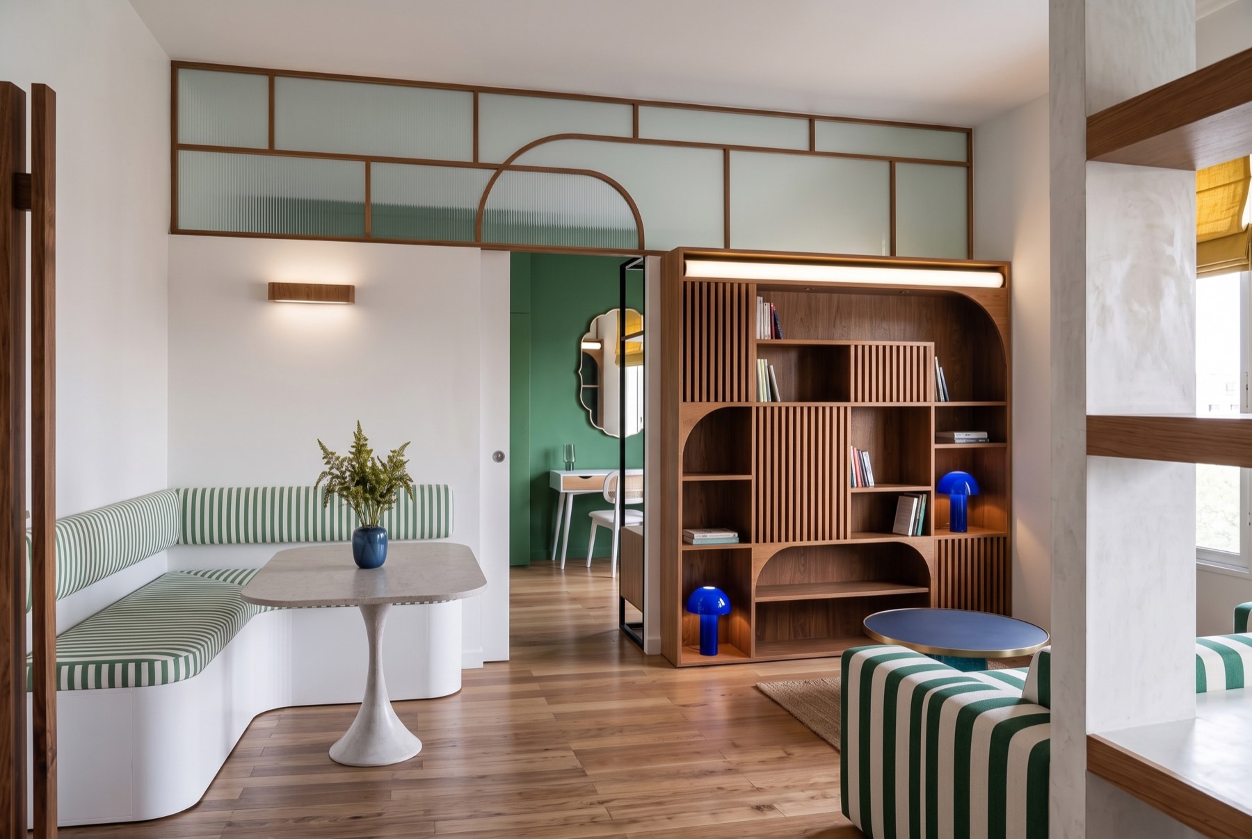 Appartement parisien — le séjour après redistribution